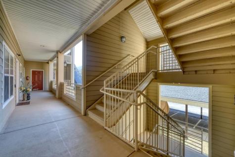 112 Glen Eagle Ct D202 Clayton GA 30525