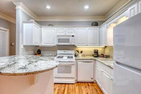 112 Glen Eagle Ct D202 Clayton GA 30525