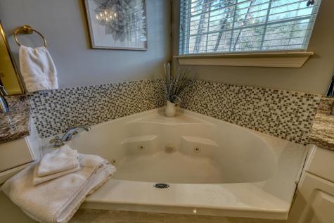 112 Glen Eagle Ct D202 Clayton GA 30525