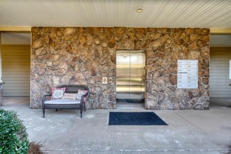 112 Glen Eagle Ct D202 Clayton GA 30525