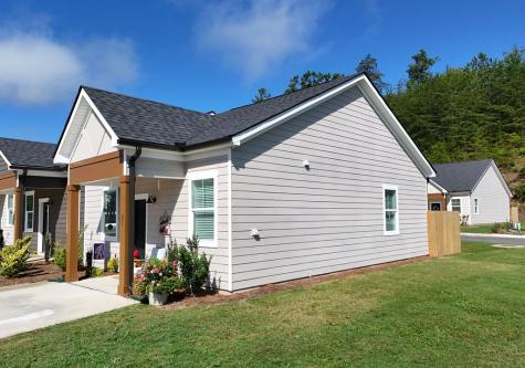 25 Grove Loop Blue Ridge GA 30513