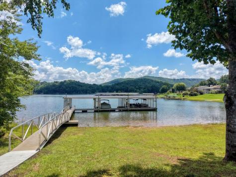 105A Brett Way Hiawassee NC 30546