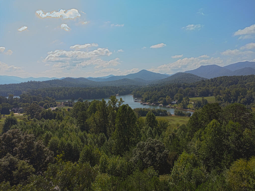 43 Hidden Fields Road Hiawassee GA 30546