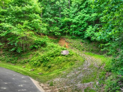 65 Utana Bluff Trail Ellijay GA 30540
