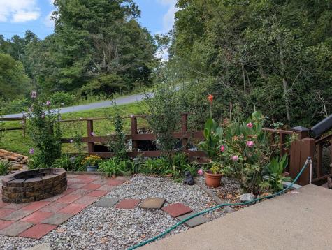 13 Choestoe Valley Circle Blairsville GA 30512