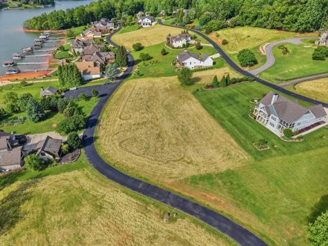 25 Mcintosh Circle Hayesville NC 28904