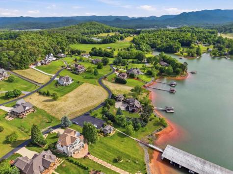 25 Mcintosh Circle Hayesville NC 28904