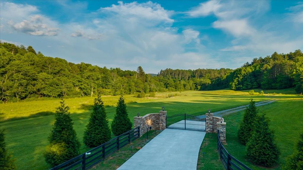 5260 Hardscrabble Road Mineral Bluff GA 30559
