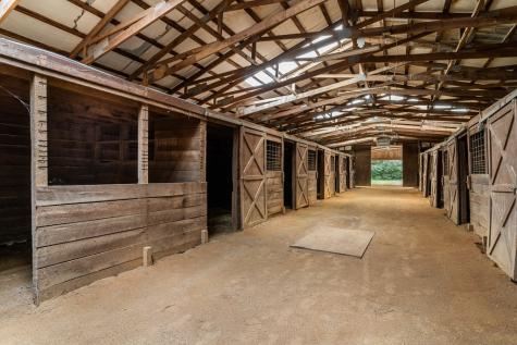 86 Stable Gate Drive Blairsville GA 30512