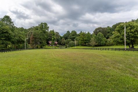 86 Stable Gate Drive Blairsville GA 30512