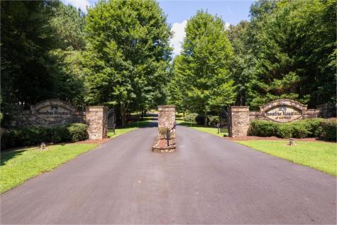 9 Foxpaw Leaf Court East Ellijay GA 30536