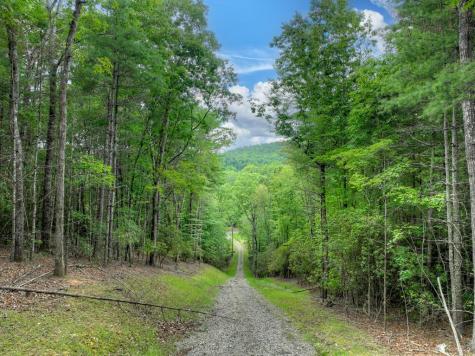 1696 Rocky Top Road Blairsville GA 30512