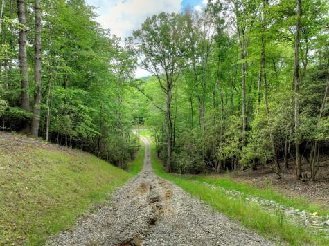 1696 Rocky Top Road Blairsville GA 30512