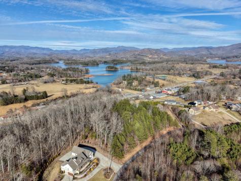 41 Hidden Fields Road Hiawassee GA 30546
