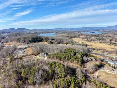 41 Hidden Fields Road Hiawassee GA 30546