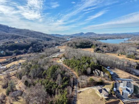 41 Hidden Fields Road Hiawassee GA 30546