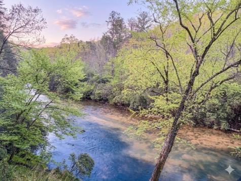 80 River Bend Circle Ellijay GA 30536