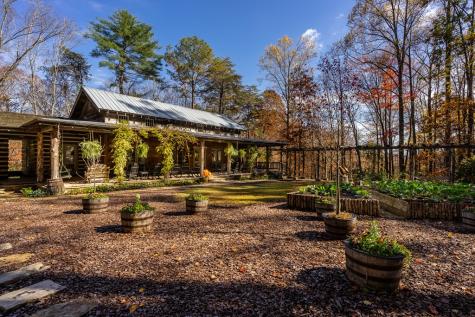 36 Utana Bluffs Trail Ellijay GA 30540