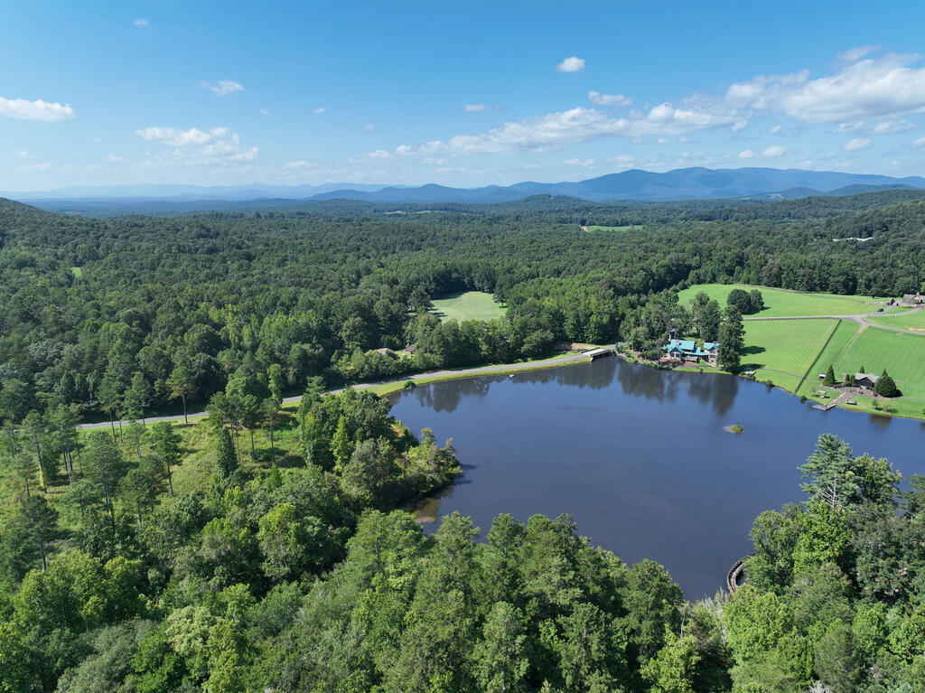 142R Autumn Fern Lane Ellijay GA 30536