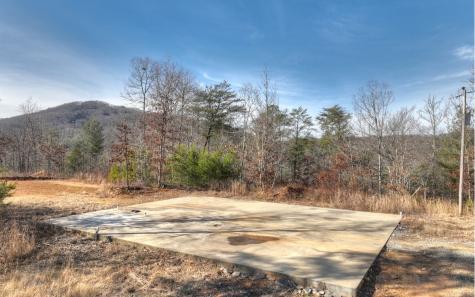 200 Old Bellwood School Road Mineral Bluff GA 30559