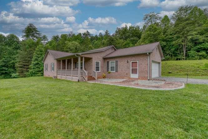 200 Gold Leaf Lane Murphy NC 28906