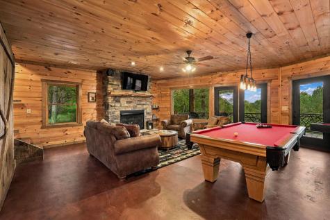 560 Endless View Road Mineral Bluff GA 30559