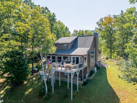 359 Caldwell Overlook Brasstown NC 28902