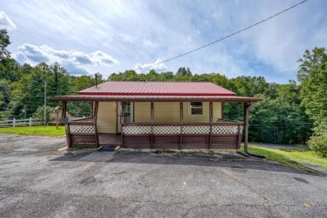 733 Jones Street Blairsville GA 30512