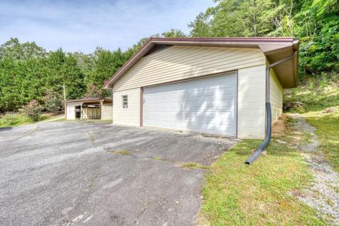 733 Jones Street Blairsville GA 30512