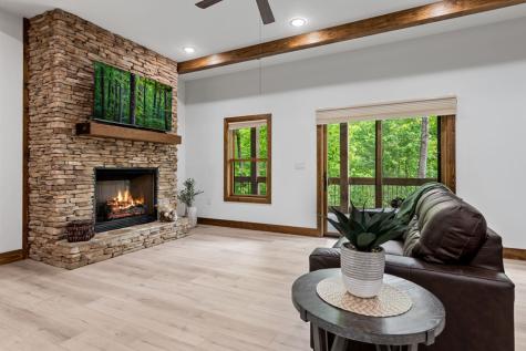 60 Weeks Lane Ellijay GA 30540