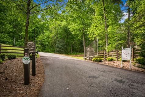60 Weeks Lane Ellijay GA 30540