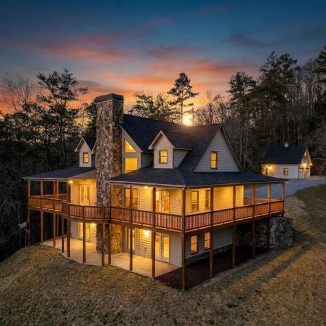 661 Toccoa River Forest Mineral Bluff GA 30559