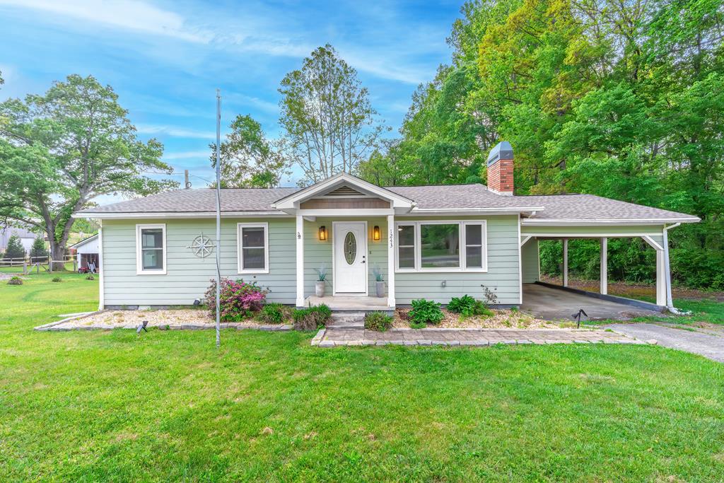 1243 Sycamore Street Young Harris GA 30582
