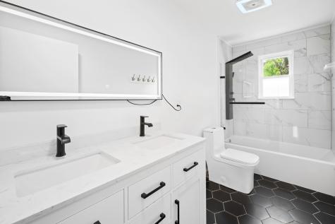 1243 Sycamore Street Young Harris GA 30582