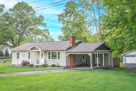 1243 Sycamore Street Young Harris GA 30582