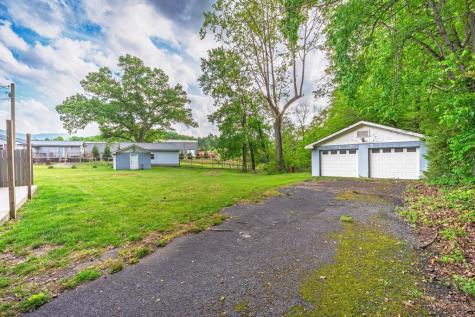 1243 Sycamore Street Young Harris GA 30582