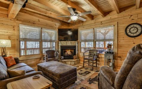 627 Walker Ridge Ellijay GA 30540