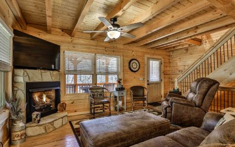 627 Walker Ridge Ellijay GA 30540