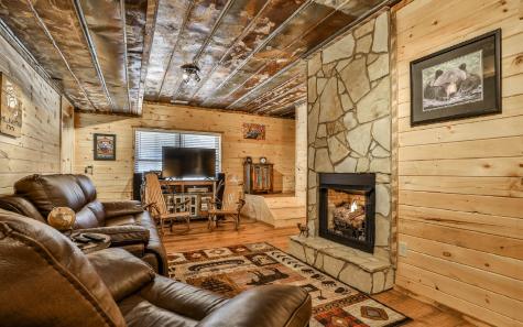 627 Walker Ridge Ellijay GA 30540