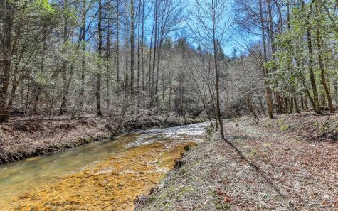 627 Walker Ridge Ellijay GA 30540