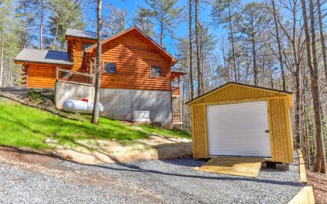 627 Walker Ridge Ellijay GA 30540
