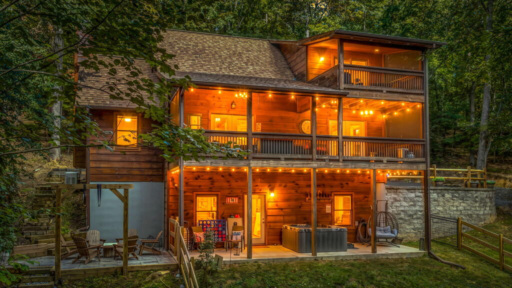 111 Windy Valley Spur Blue Ridge GA 30513