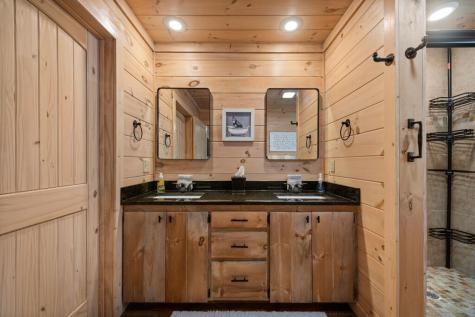 111 Windy Valley Spur Blue Ridge GA 30513