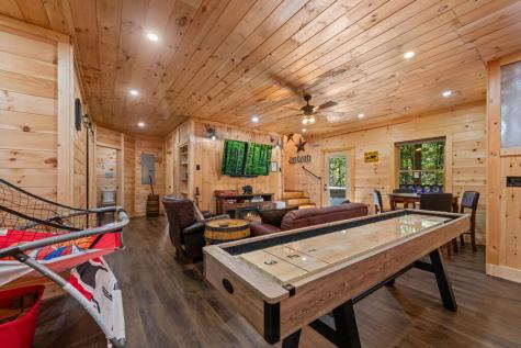 111 Windy Valley Spur Blue Ridge GA 30513