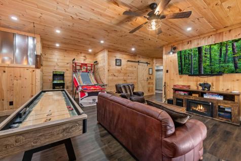 111 Windy Valley Spur Blue Ridge GA 30513