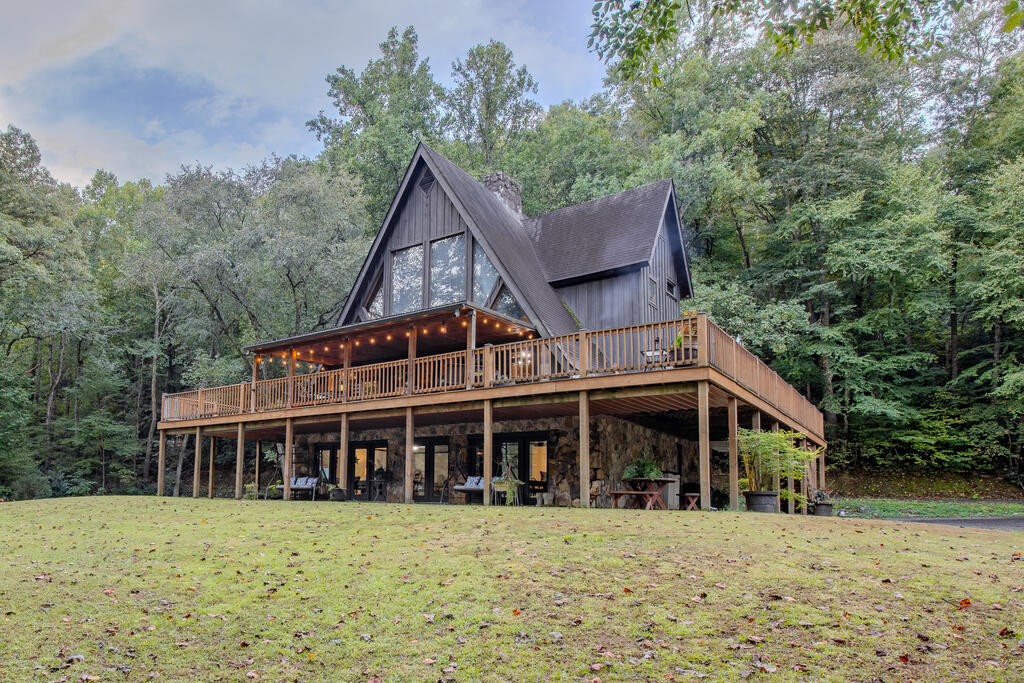 525 Riverside Drive East Ellijay GA 30540