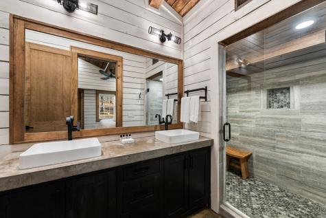 166 Red Oak Lane Mccaysville GA 30555