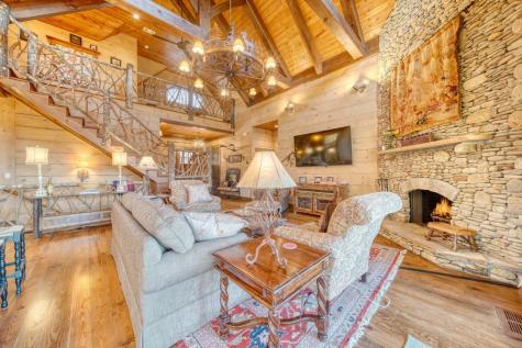 301 Hidden Cove Crossover Hayesville NC 28904