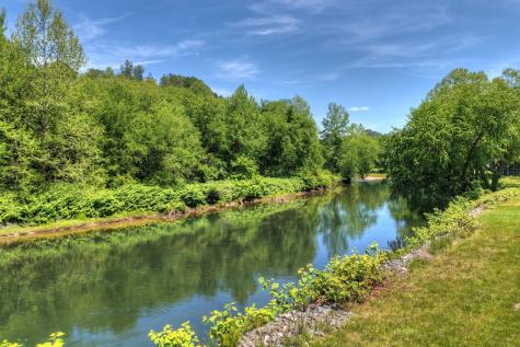 1753 Grassy Creek Road Copperhill TN 37317