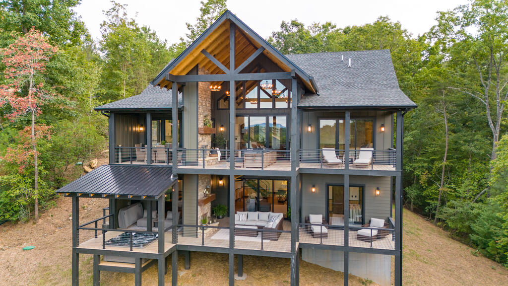 133 Amber Ridge Blue Ridge GA 30513